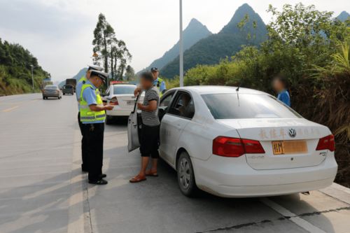 處罰 環(huán)江一教練不在指定道路進(jìn)行機(jī)動(dòng)車駕駛培訓(xùn)學(xué)習(xí)